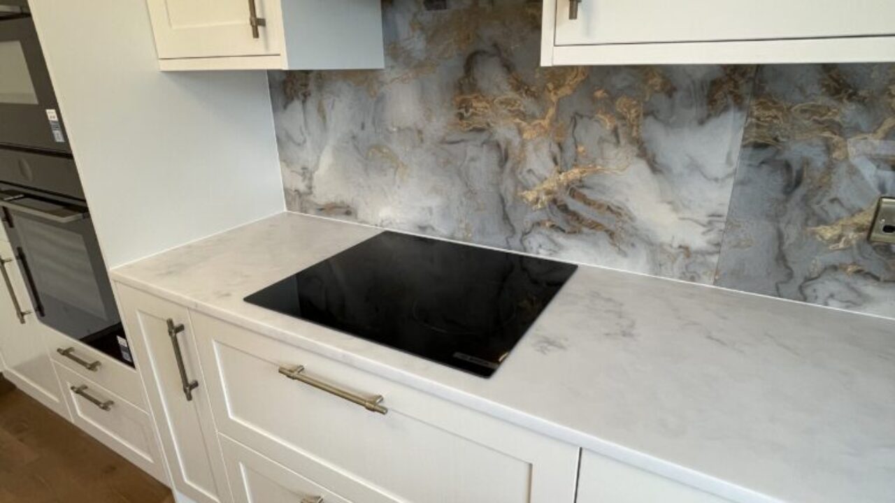 local kitchen tilers or nearby kitchen tiling services