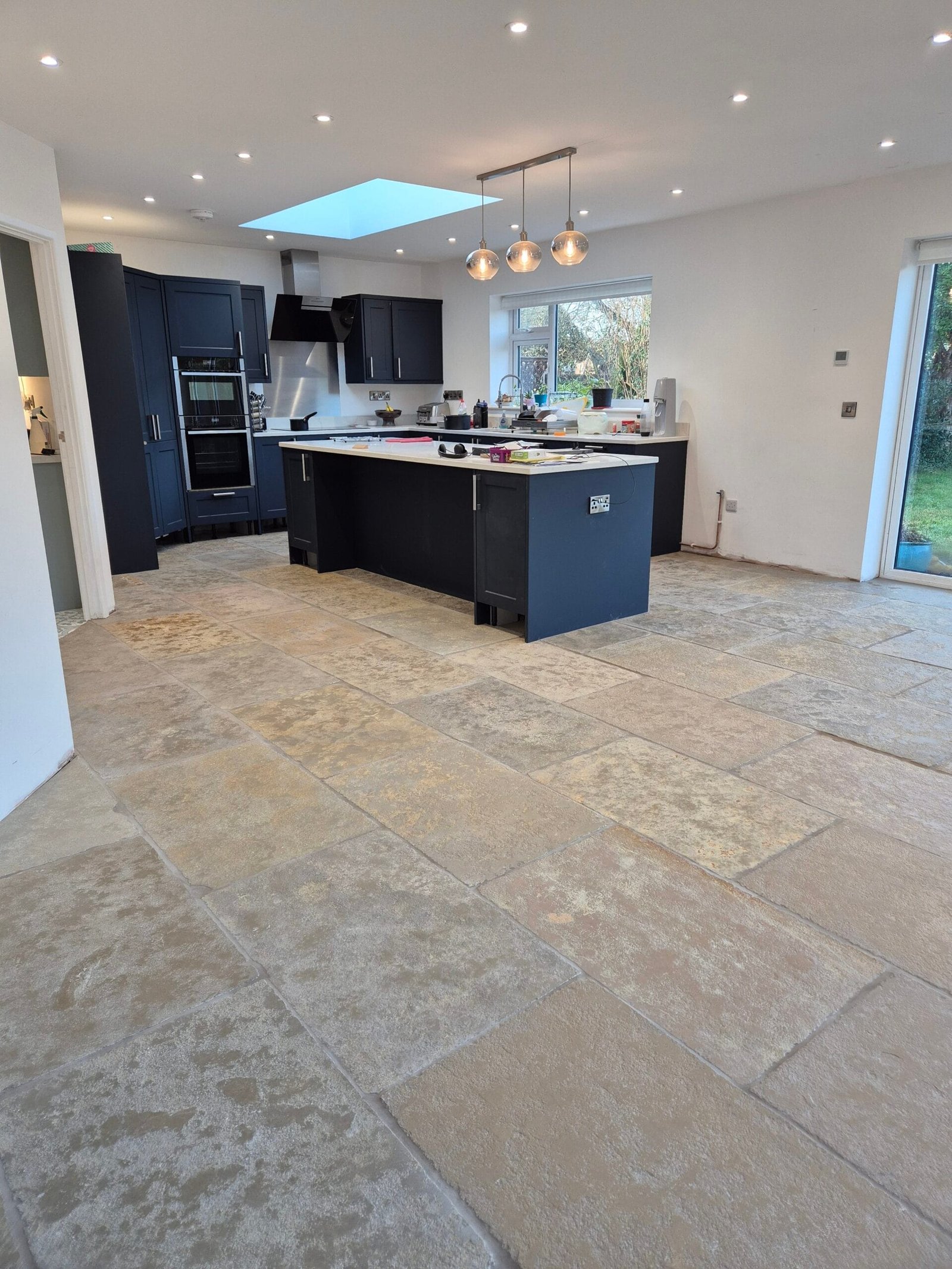 How to choose the right tile size for your room